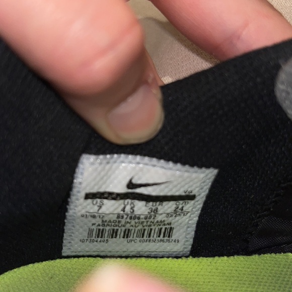 Nike tempo soccer cleats - Picture 3 of 5